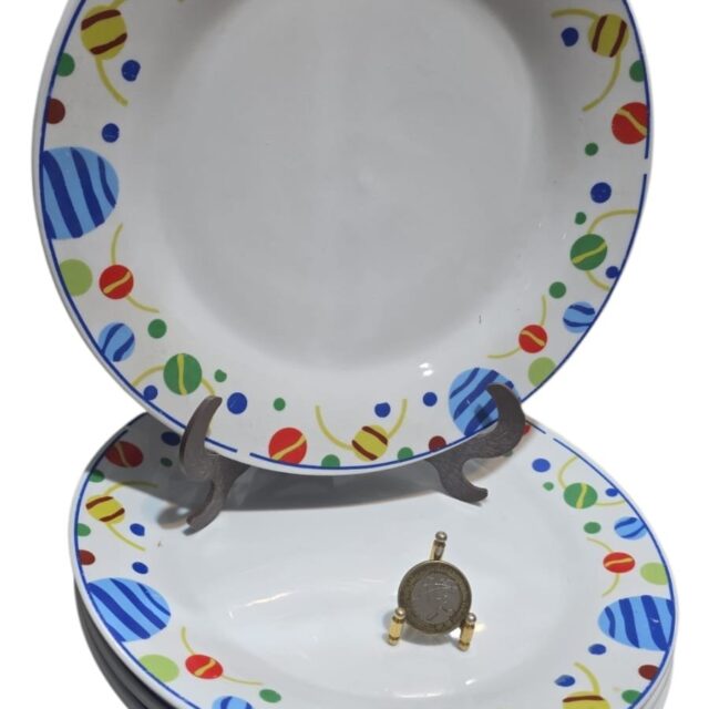 Pratos rasos de porcelana. (valor unitário)
