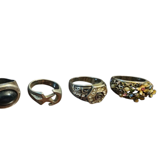 Lote de antigos e elegante anéis