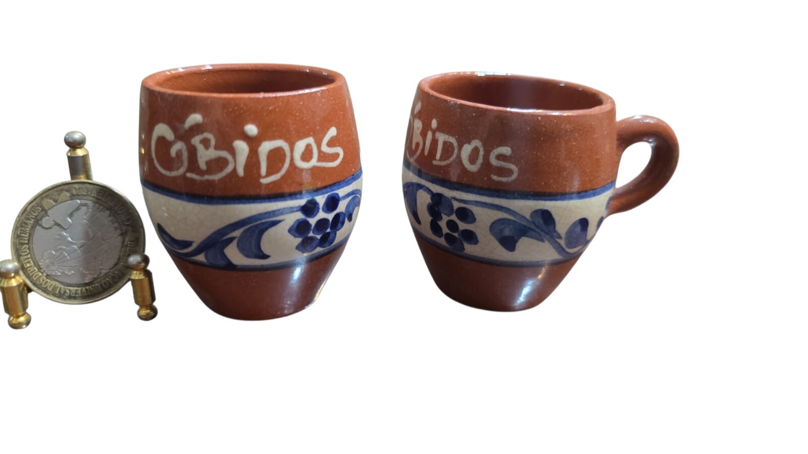 Par de cerâmicas artesanais portuguesas