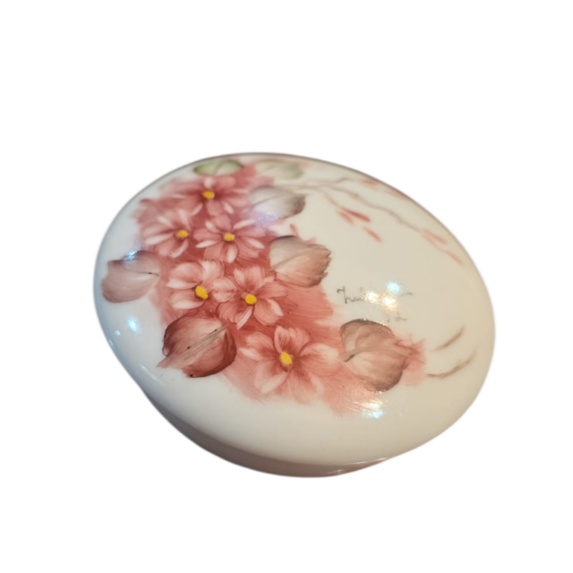 Belo potiche de porcelana pintado à mão e assinado