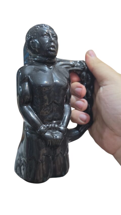 Antiga e rara caneca