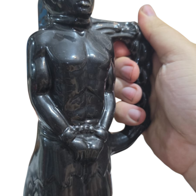 Antiga e rara caneca
