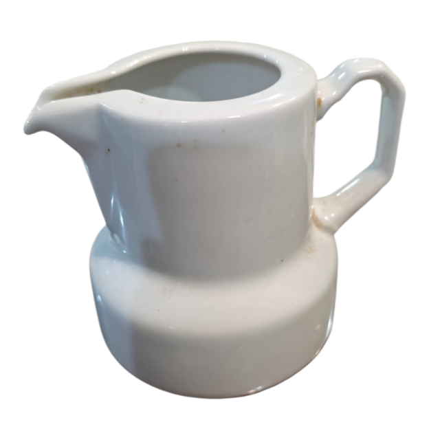 Leiteira de porcelana