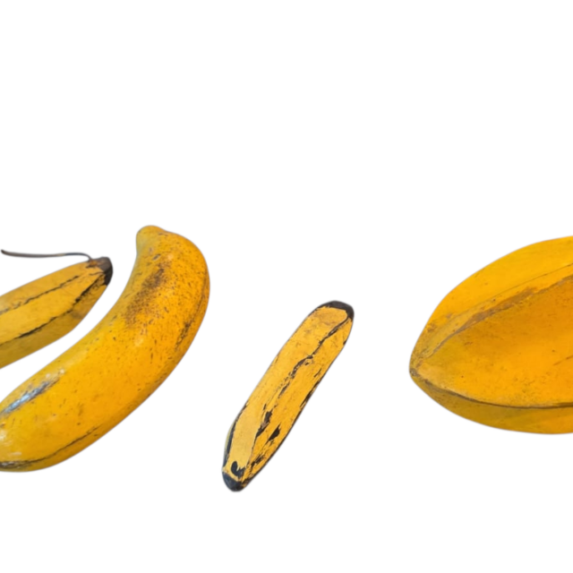 Quatro frutas artificiais de boa qualidade