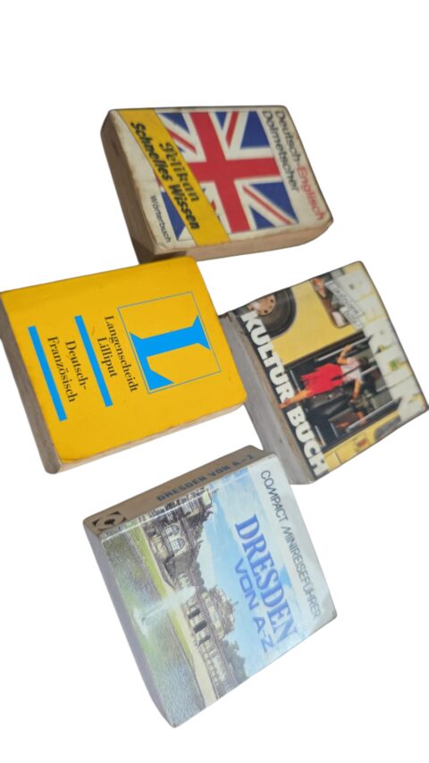 Coleção de mini livros antigos