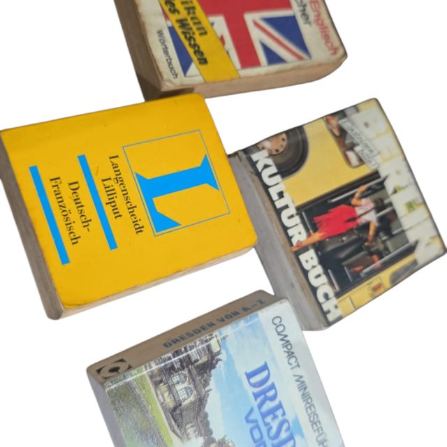 Coleção de mini livros antigos