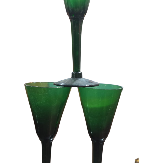 Antigas tacinhas de cristal verde imperial. (valor unitário)