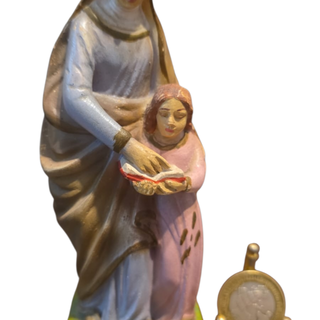Antiga imagem sacra em estuque