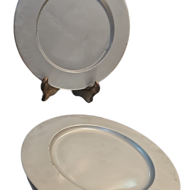 Conjunto de antigos sousplat de metal com patina cinza