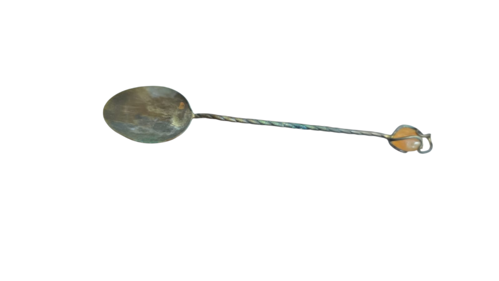 Antiga colher pedrinha, espessurada a prata