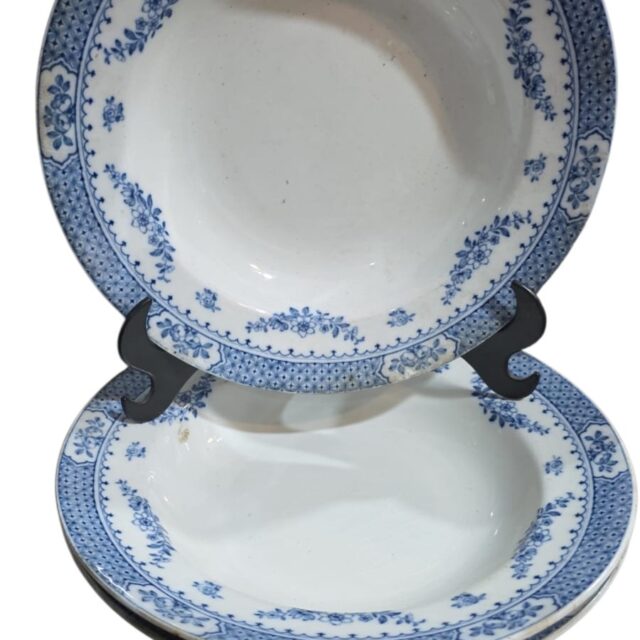 Antigos pratos fundos de louça inglesa (valor unitário)