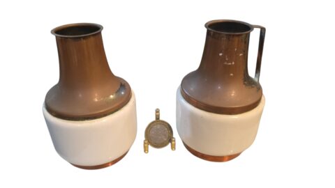 Par de vasos de cobre e faiança