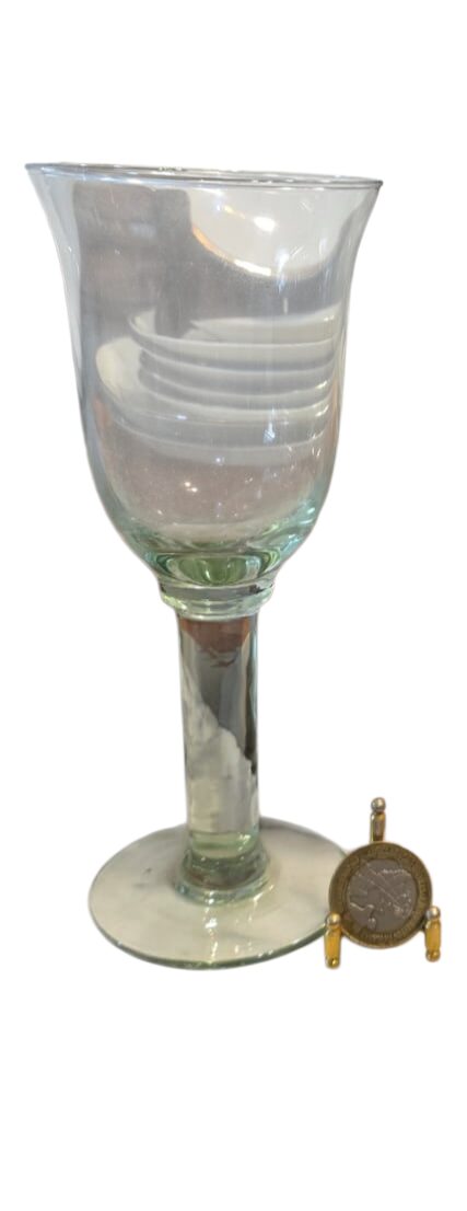 Bela e antiga taça de cristal