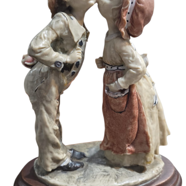 Antiga e grande escultura italiana com base de madeira