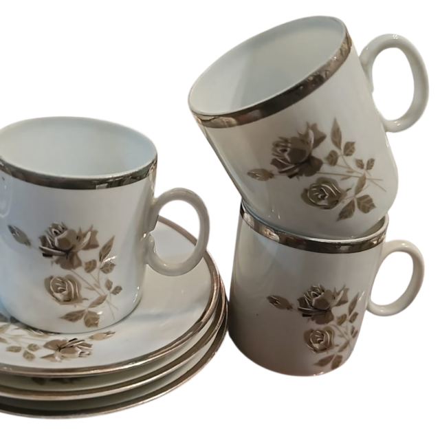 Xícaras porcelana Renner, motivos florais