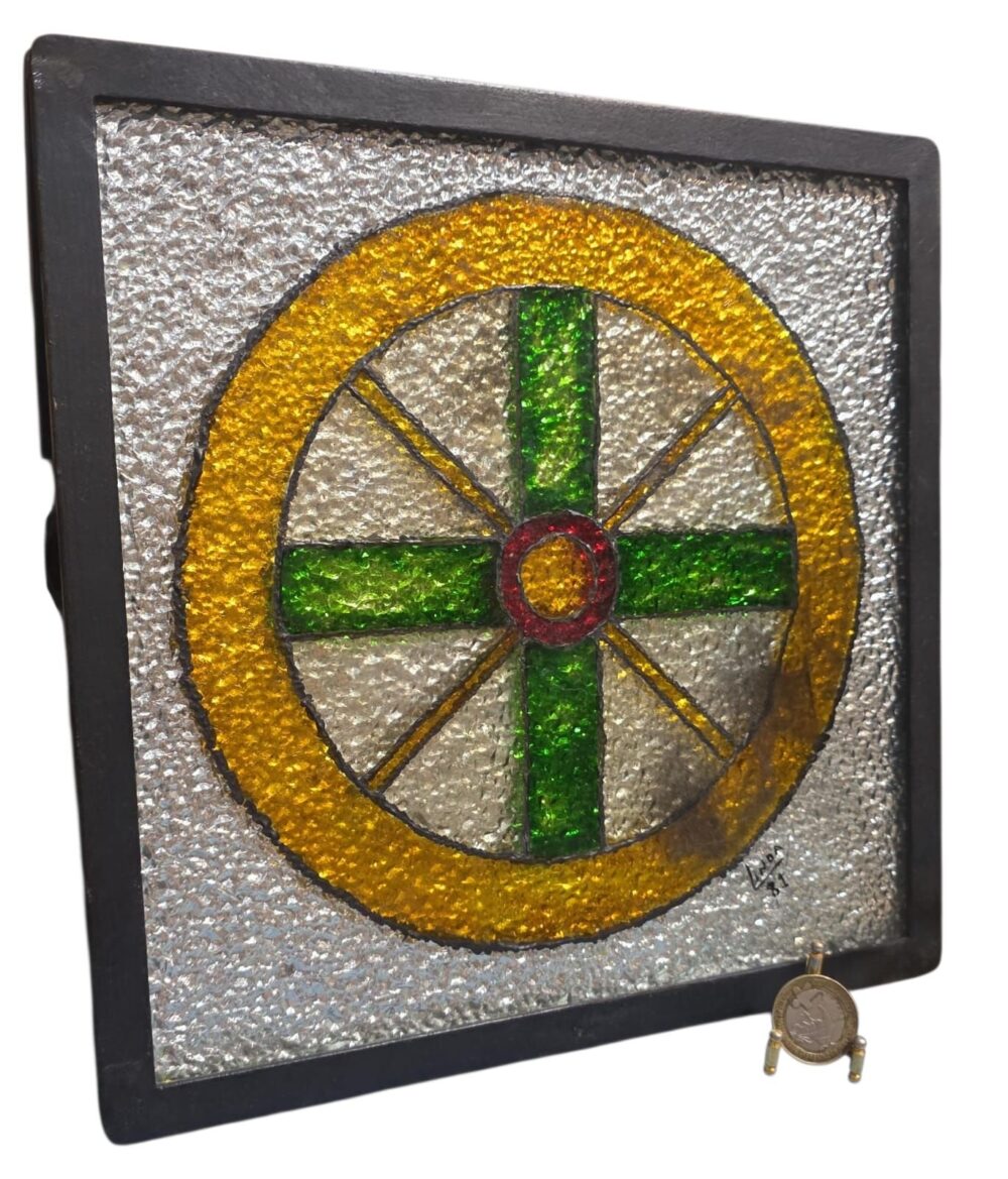 Arte feita a mão estilo vitral, peça datada e assinada