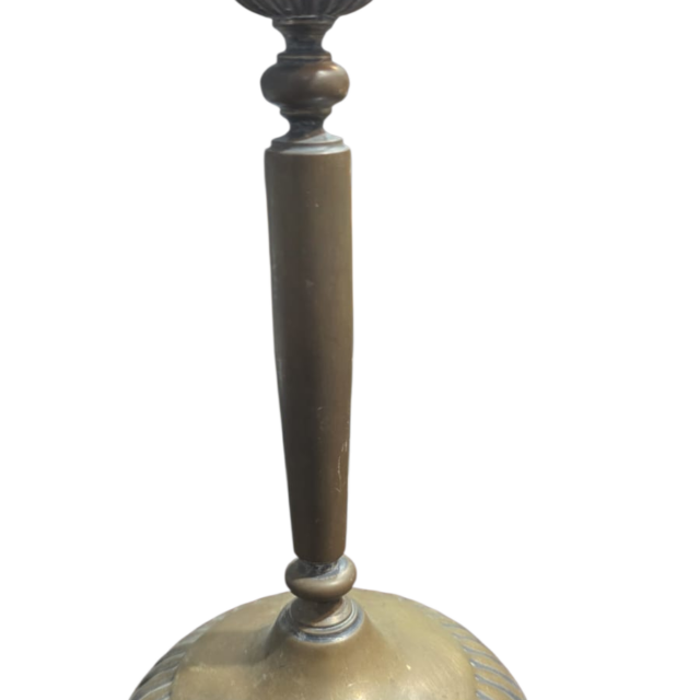 Antigo castiçal em dourado metal