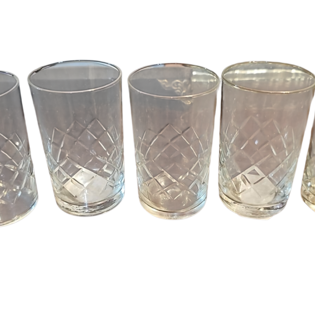 Lote de copos de cristal com belas lapidações