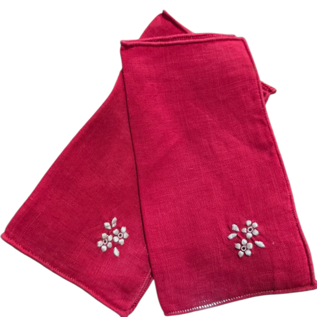 Par de antigos guardanapo em tecido e motivos florais bordados