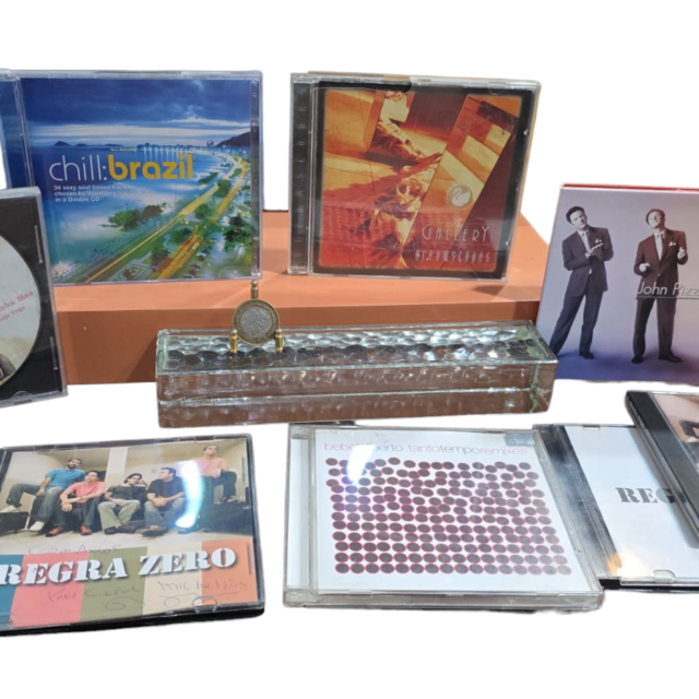 Lote com oito cds, nem todos originais