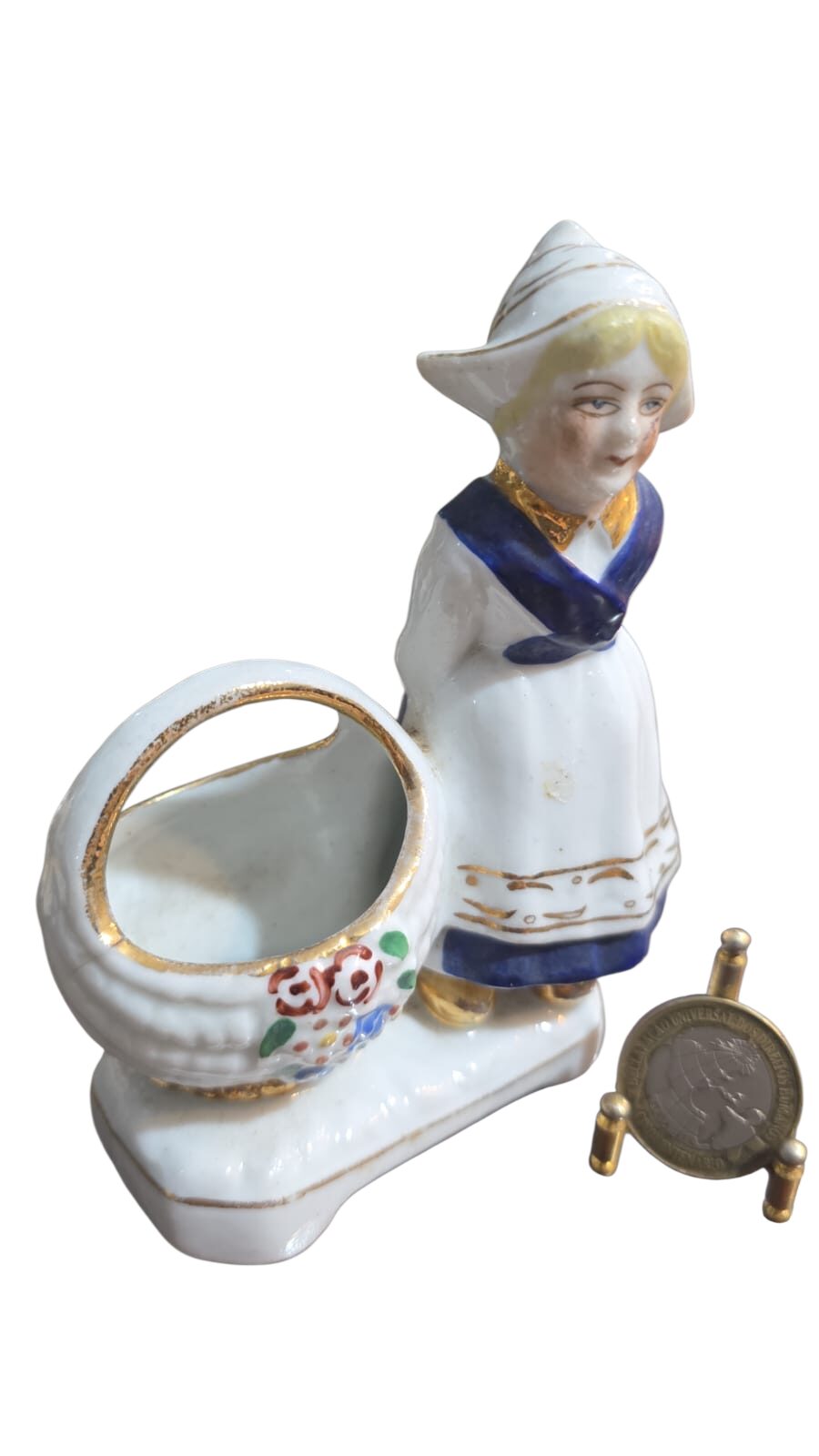 Antiga floreira de porcelana