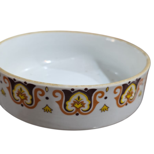 Antiga tigela de porcelana com bela arte
