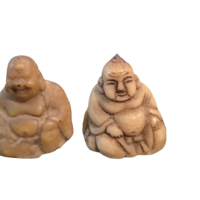 Par de pequenos Budas de resina