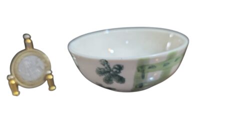 Pequeno bowl de louça tailandesa, pintado a mão