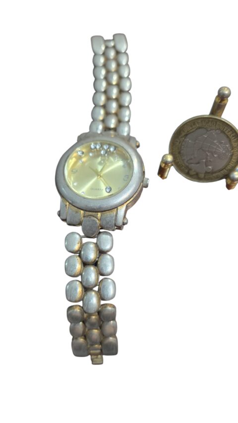 Elegante e antigo relógio de pulso