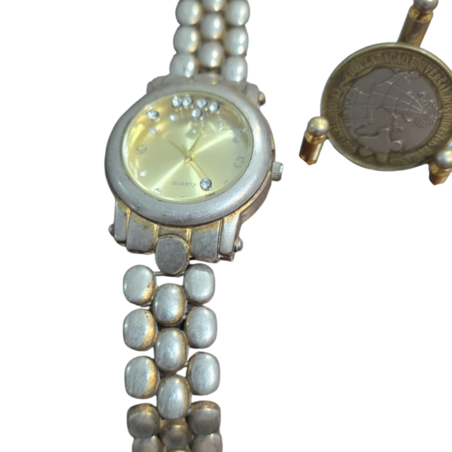 Elegante e antigo relógio de pulso