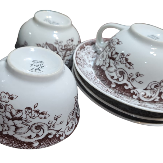 Xícaras de chá com pires porcelana Real, bela arte. (valor unitário)