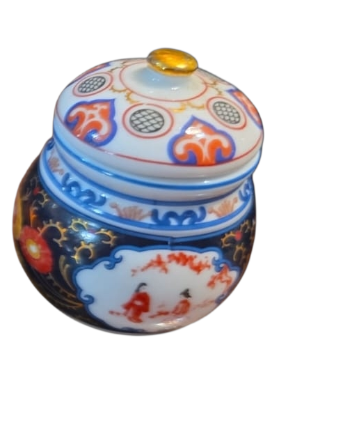 Potiche de porcelana com bela arte oriental