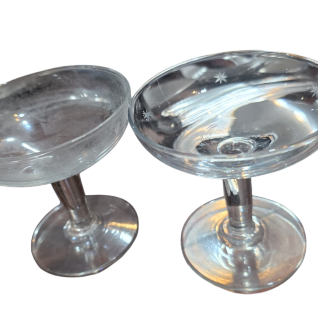 Par de taças de cristal lapidações estrelinhas