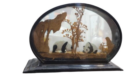 Decoração oriental com arte entalhada em madeira feita a mão na parte interna