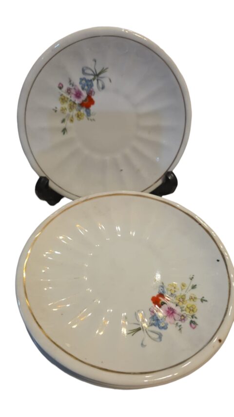 Par de antigos pires de grossa porcelana, Rami