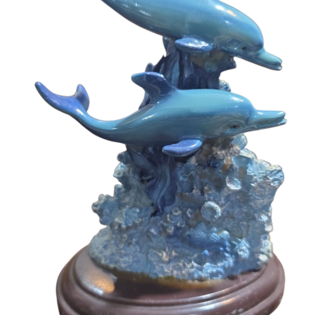 Escultura de golfinhos