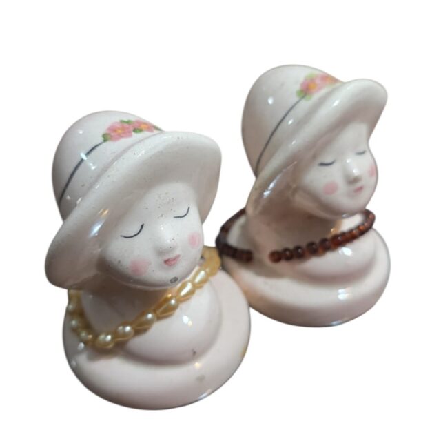 Par de damas de louça