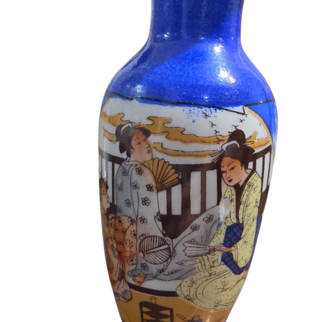 Vaso de porcelana com bela arte oriental