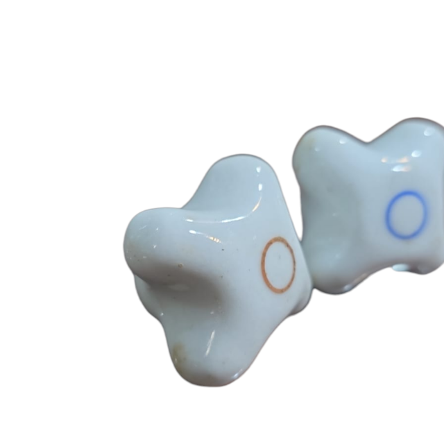 Par de antigos puxadores de porcelana