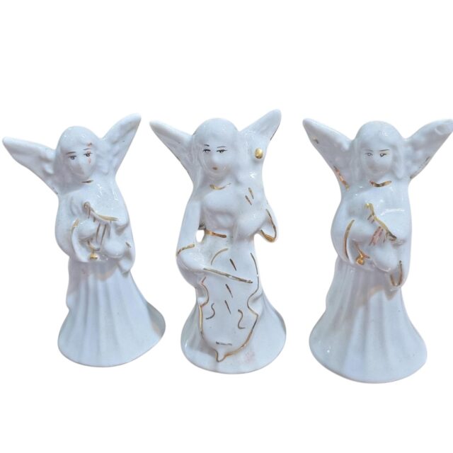 Trio de anjos de porcelana com dourações