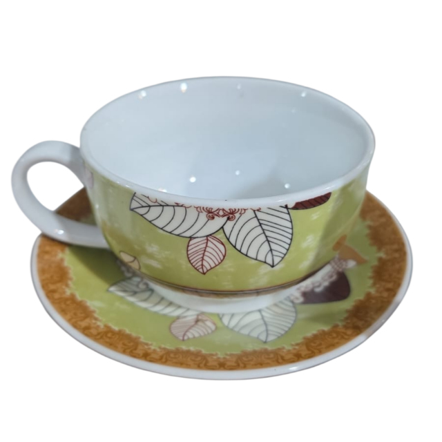 Bela xícara de chá de porcelana.