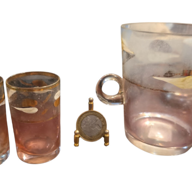 Antigo conjunto, copinhos com balde de gelo