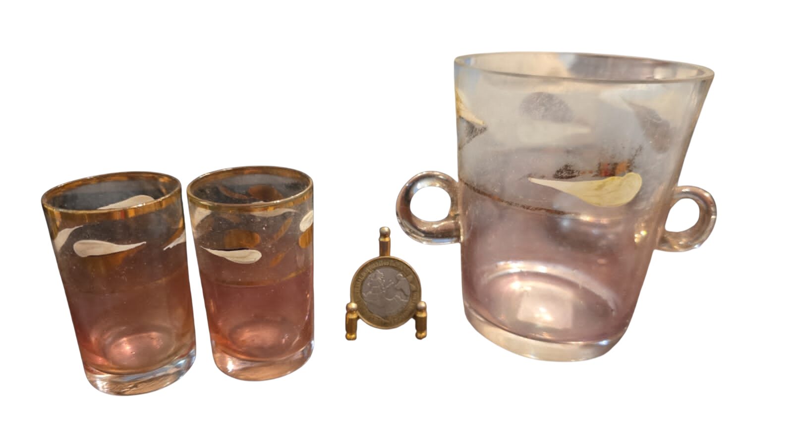 Antigo conjunto, copinhos com balde de gelo