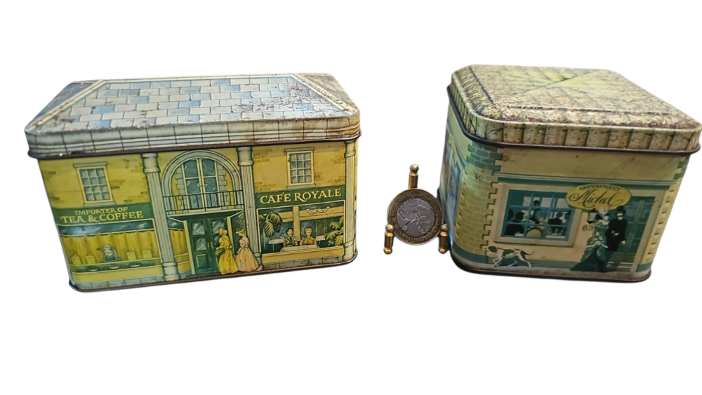 Par de antigas e raras latas casinhas