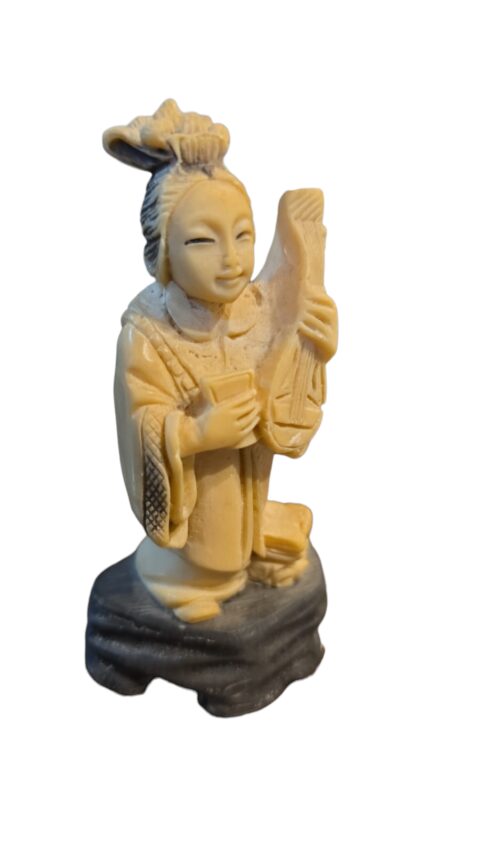 Antiga escultura oriental de ótima qualidade