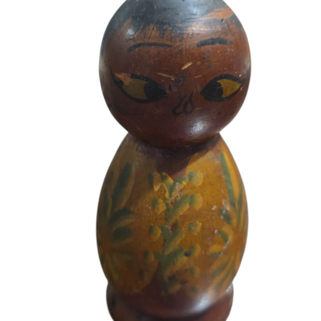 Artesanal antigo de madeira