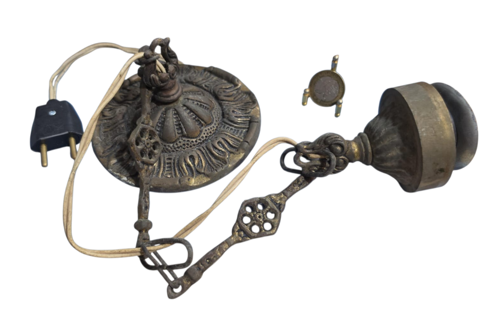 Antiga luminária pendente de bronze