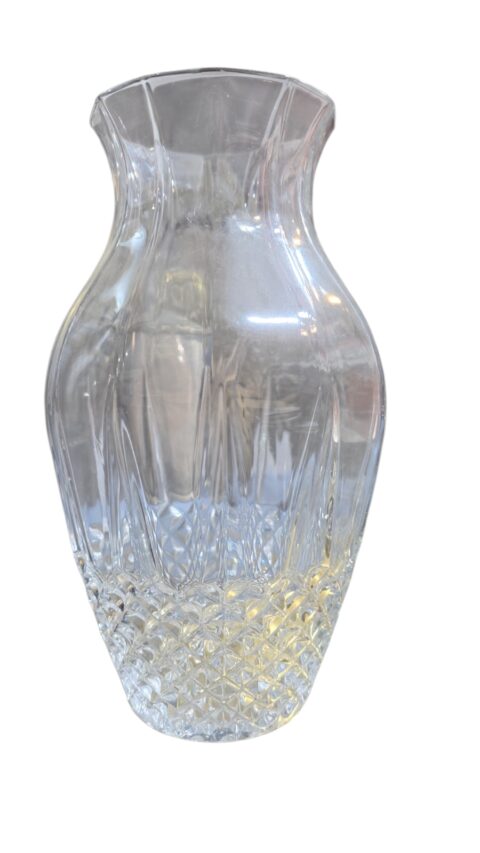 Elegante e pesado vaso de cristal