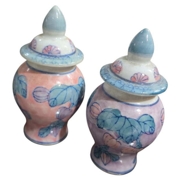 Par de vasos de porcelana chinesa com tampa