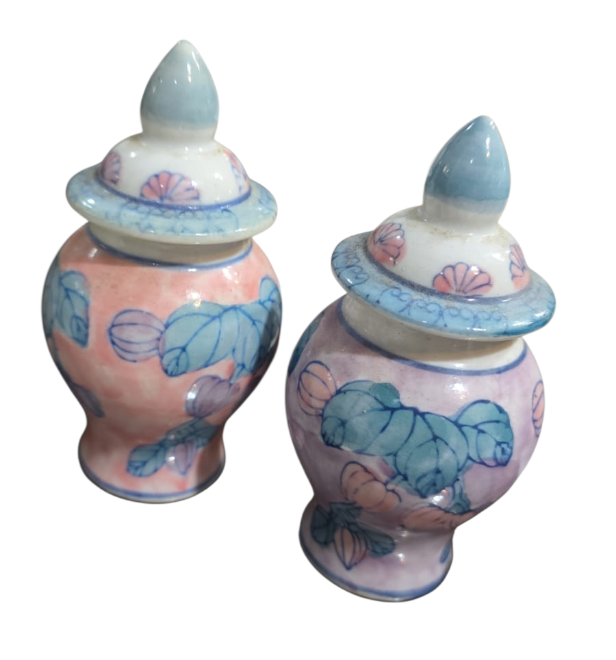 Par de vasos de porcelana chinesa com tampa